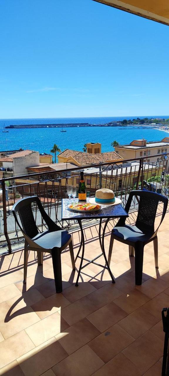 A Casa Dei Nonni Leilighet Giardini Naxos Eksteriør bilde